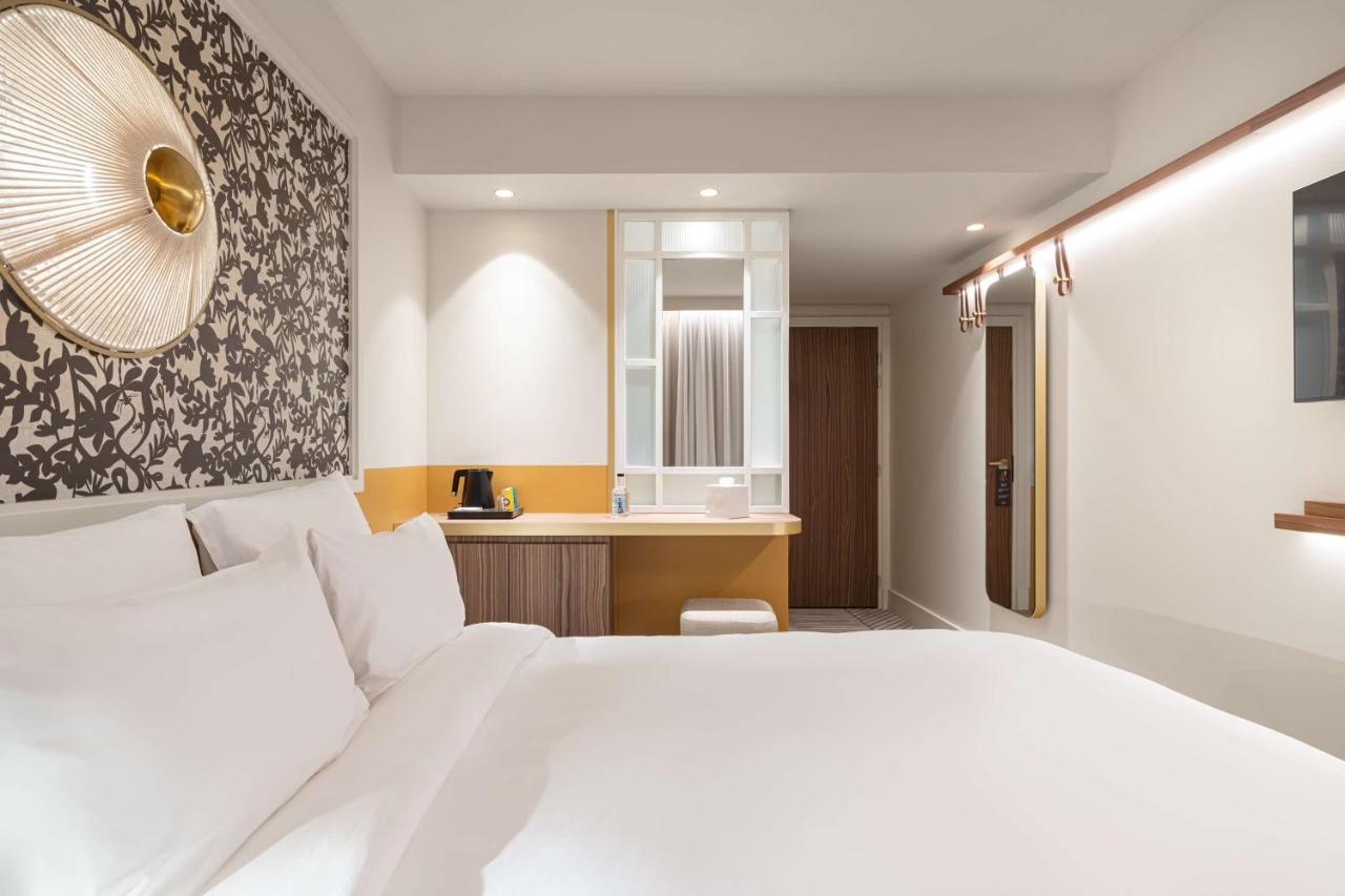 Hotel Yac Paris Clichy, A Member Of Radisson Individuals Dış mekan fotoğraf