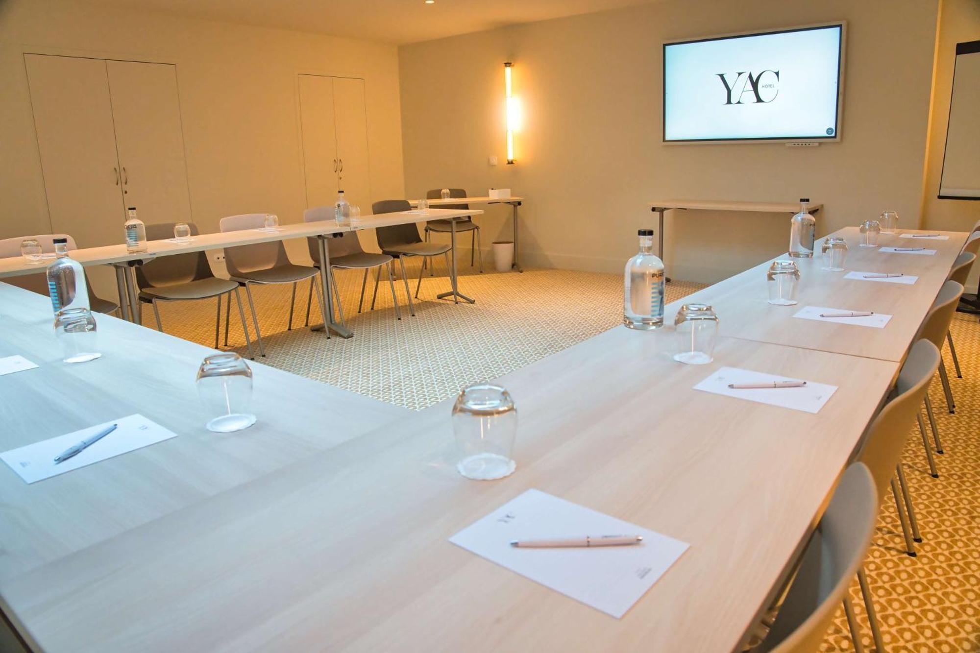 Hotel Yac Paris Clichy, A Member Of Radisson Individuals Dış mekan fotoğraf