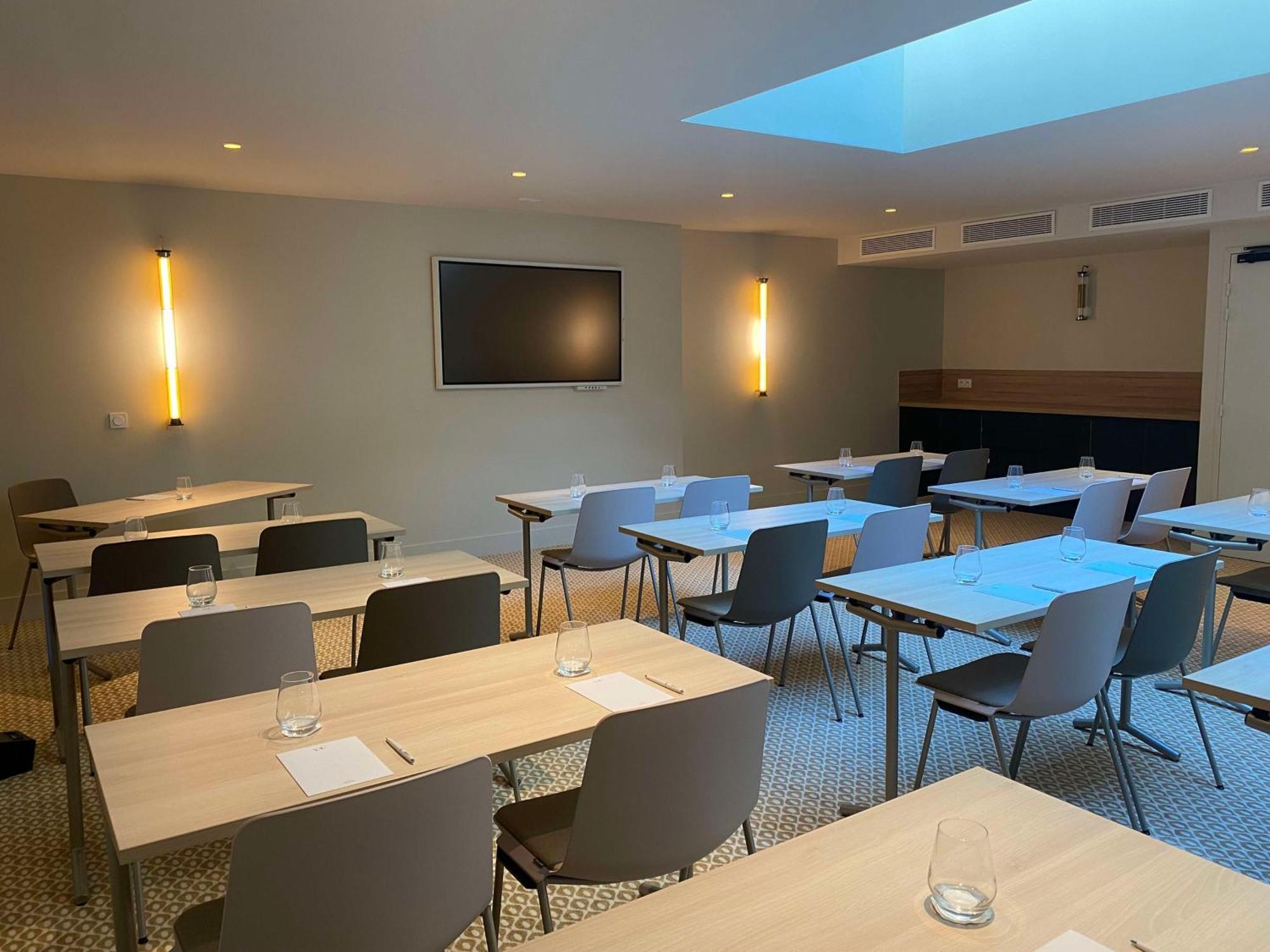 Hotel Yac Paris Clichy, A Member Of Radisson Individuals Dış mekan fotoğraf