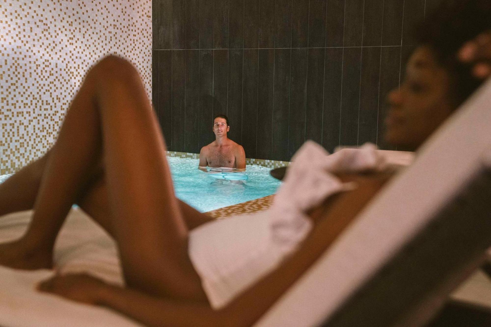 Hotel Yac Paris Clichy, A Member Of Radisson Individuals Dış mekan fotoğraf